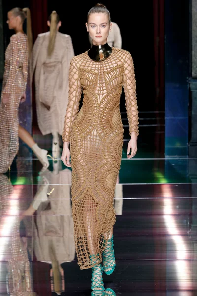 Look 27